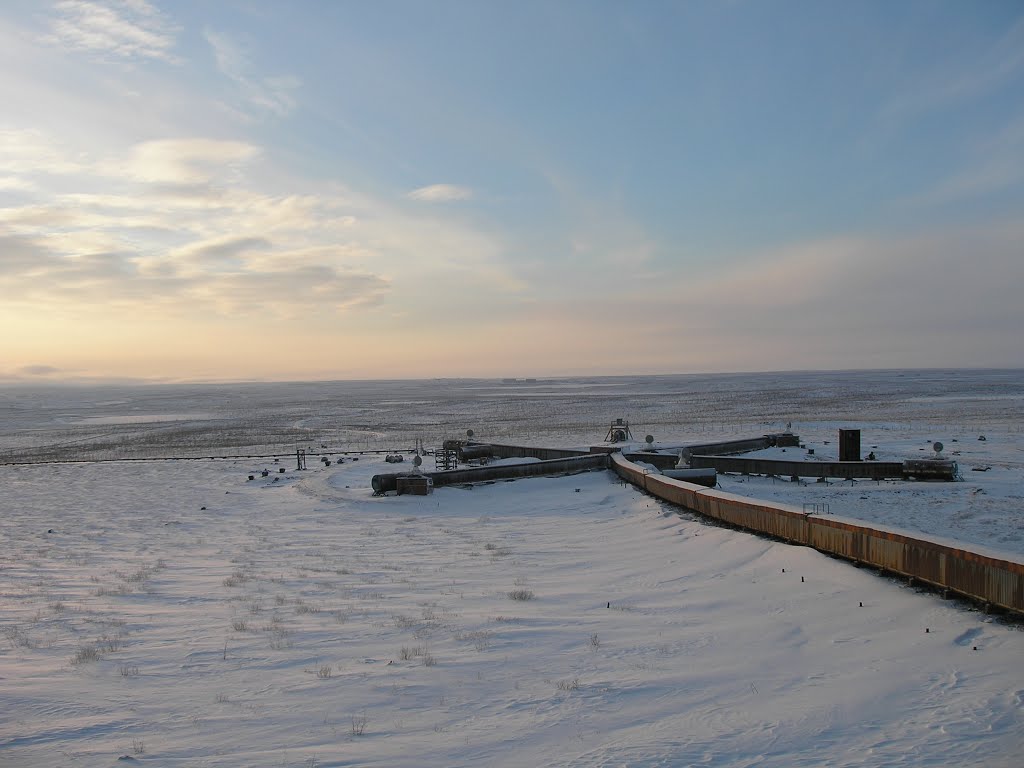 Small Cross with direction finders, winter view, Norilsk Vega MS